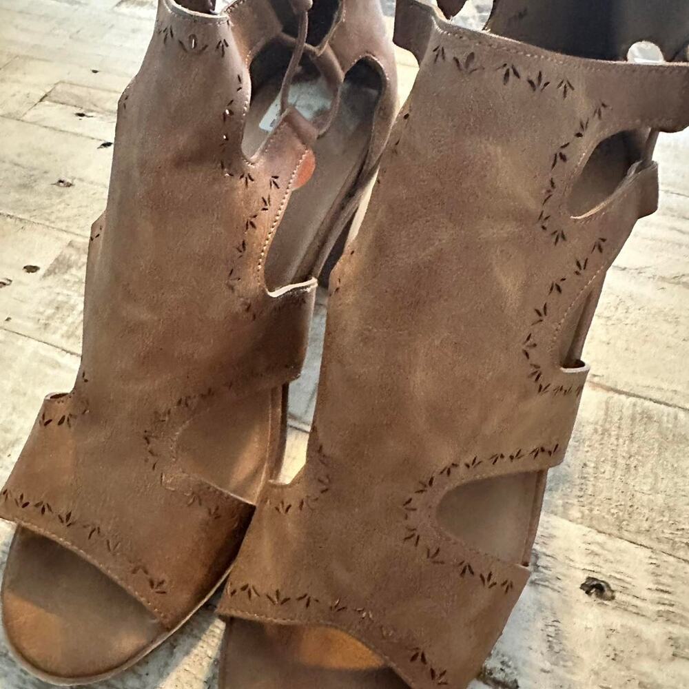 Lucky Brand Women's Boots! size 11 Open toe slip on!